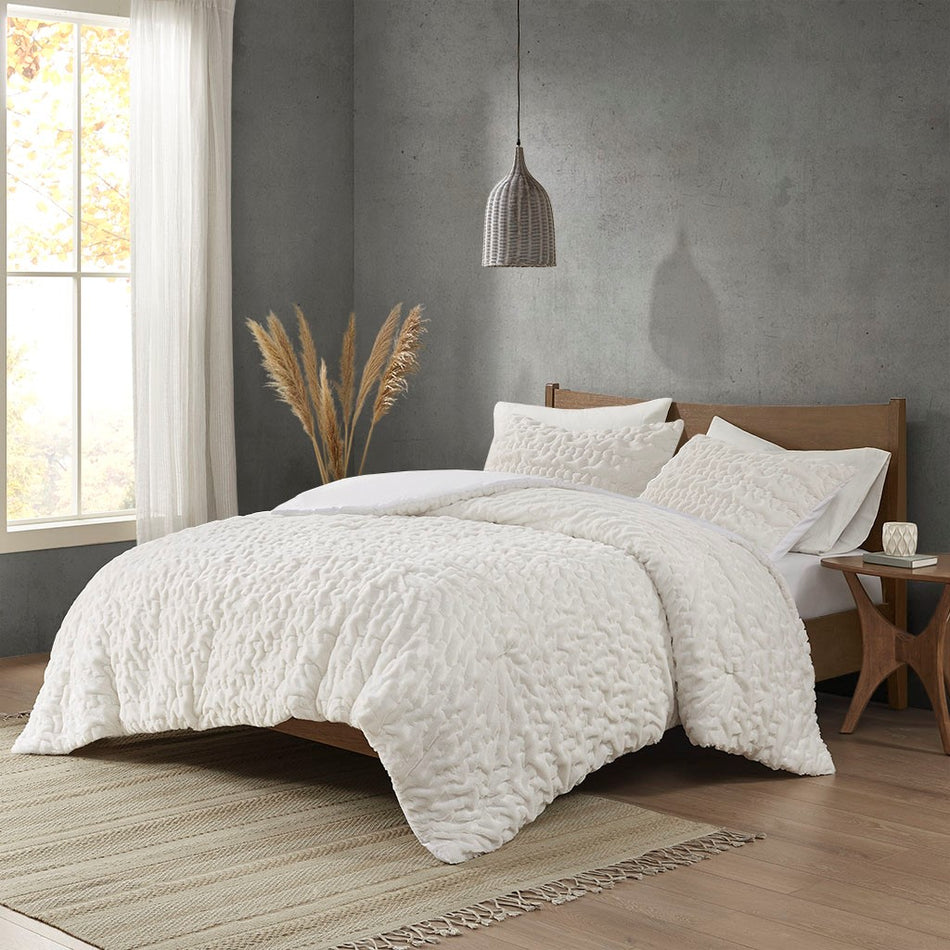 Madison Park Blair Ruched Fur Down Alternative Comforter Set - Ivory - King Size / Cal King Size