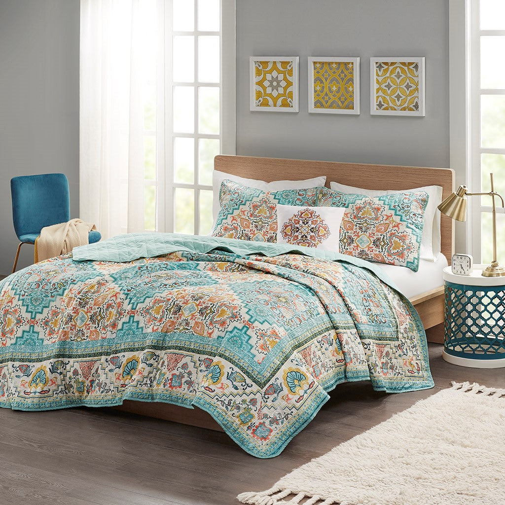 Intelligent Design Deliah Seersucker Boho Printed Reversible Coverlet Set - Teal - Twin Size / Twin XL Size