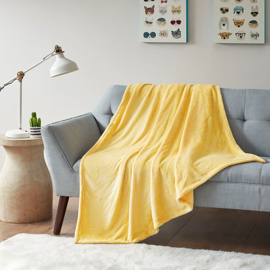 Intelligent Design Microlight Plush Oversized Throw - Yellow - 60x70"