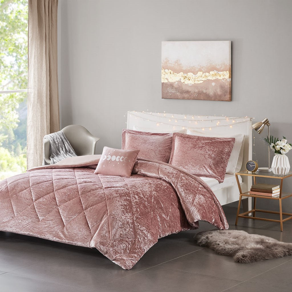 Intelligent Design Felicia Velvet Duvet Cover Set - Blush - King Size / Cal King Size