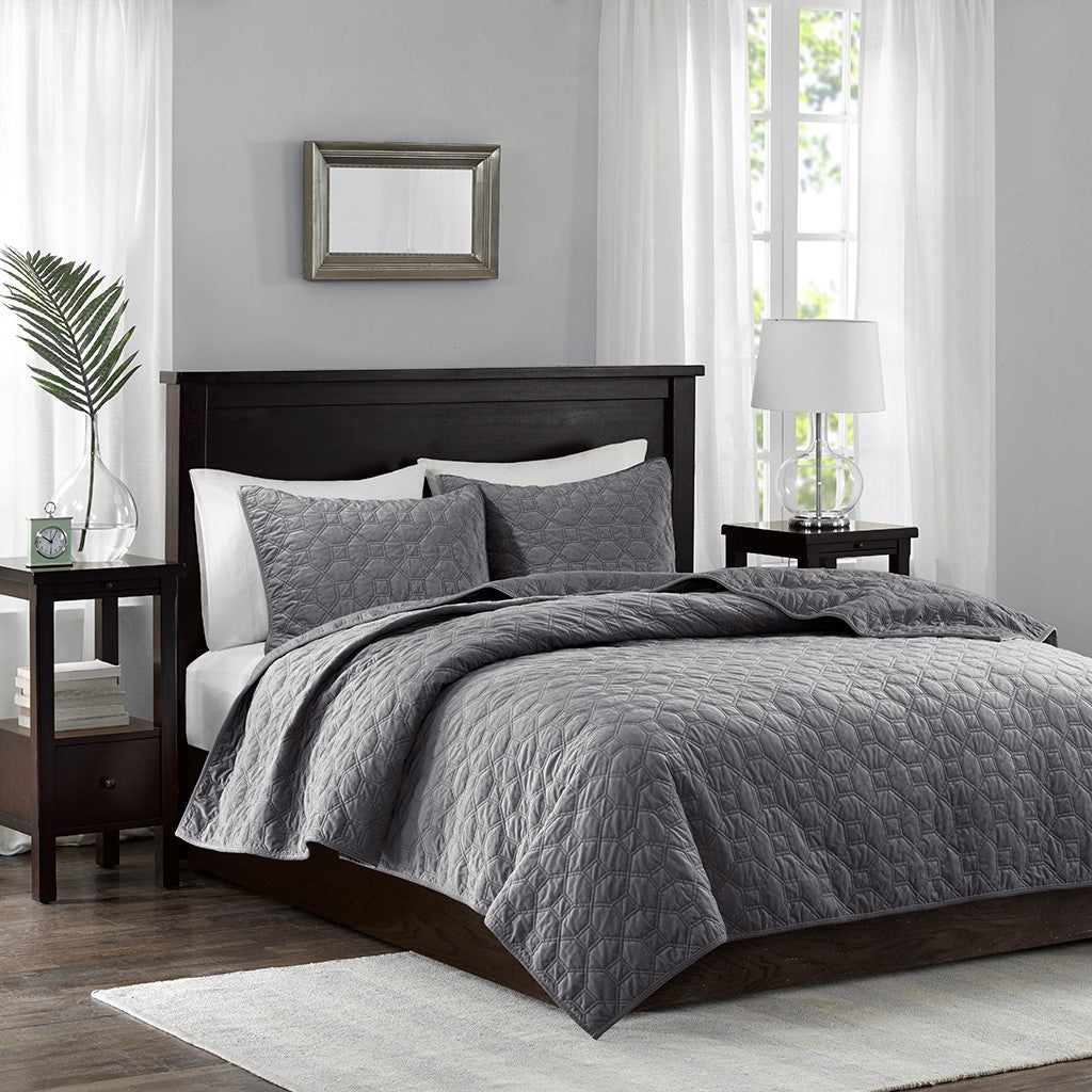 Madison Park Harper 3 Piece Velvet Quilt Set - Grey - King Size / Cal King Size