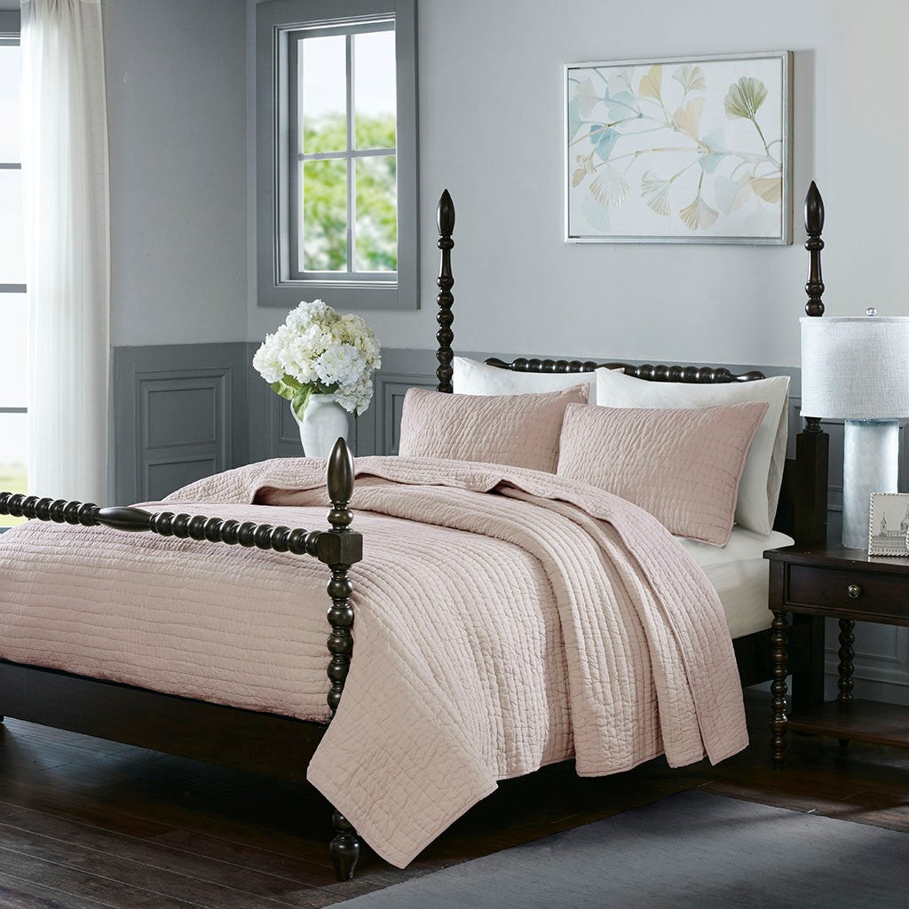 Madison Park Signature Serene 3 Piece Hand Quilted Cotton Quilt Set - Blush - King Size