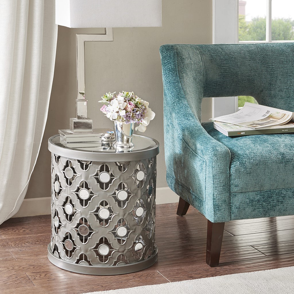 Madison Park Arian Quatrefoil Mirror Accent Table - Silver 