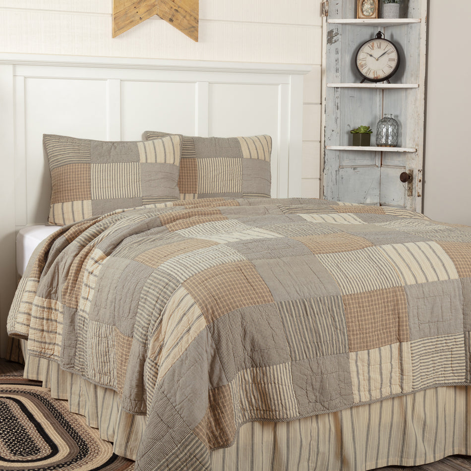 Sawyer Mill Charcoal King Quilt Set; 1-Quilt 105Wx95L w/2 Shams 21x37