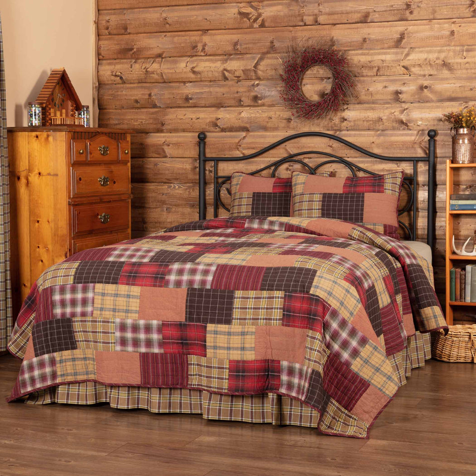 Wyatt California King Quilt 130Wx115L