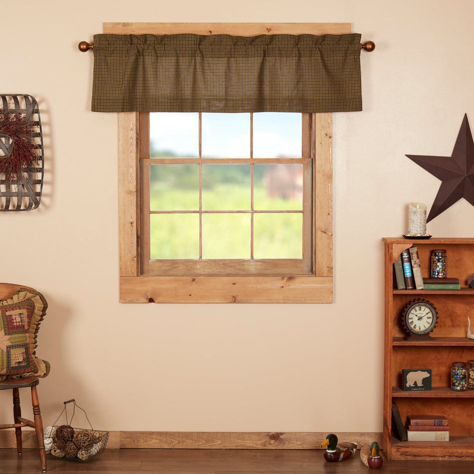 Tea Cabin Green Plaid Valance 16x60