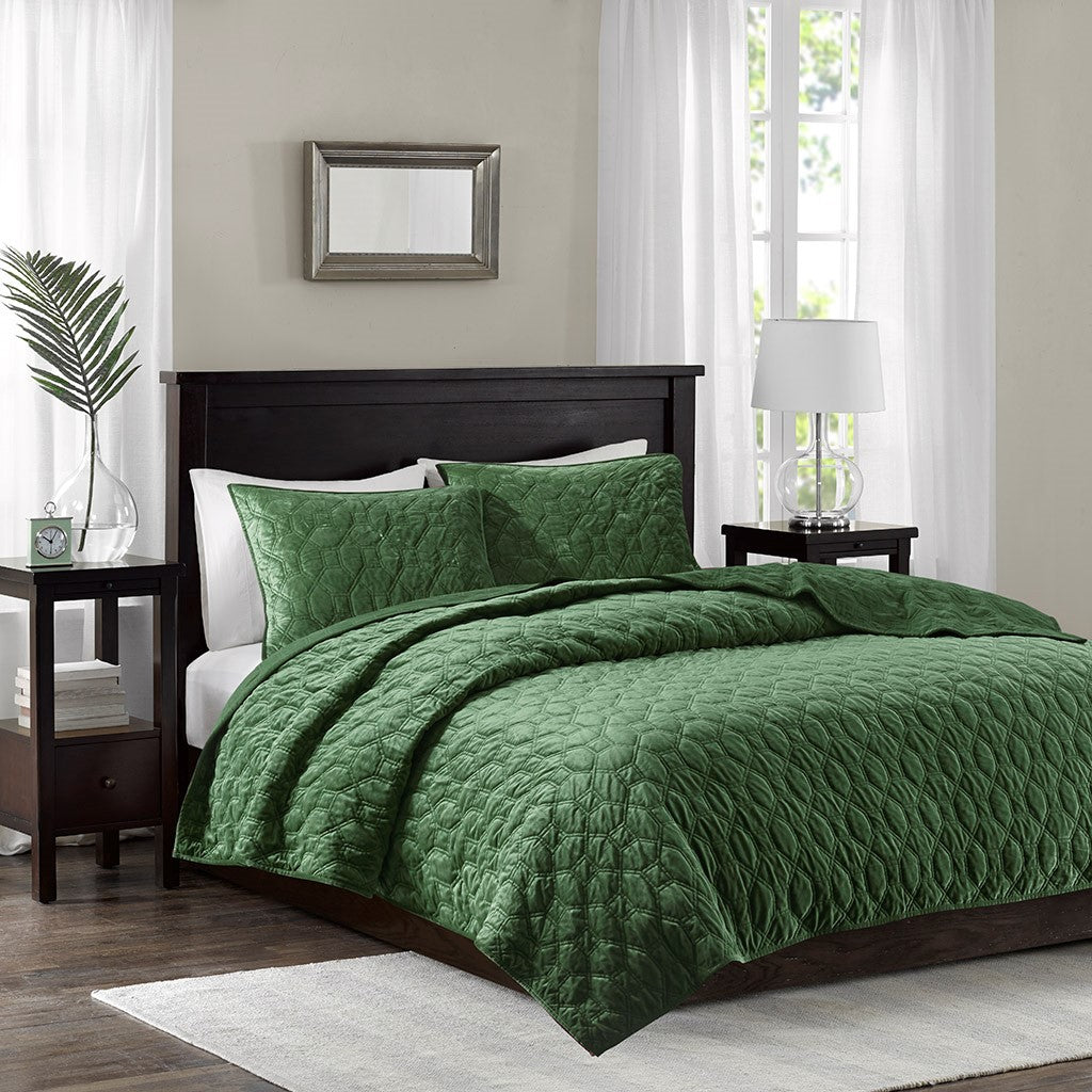 Madison Park Harper 3 Piece Velvet Quilt Set - Green - Full Size / Queen Size