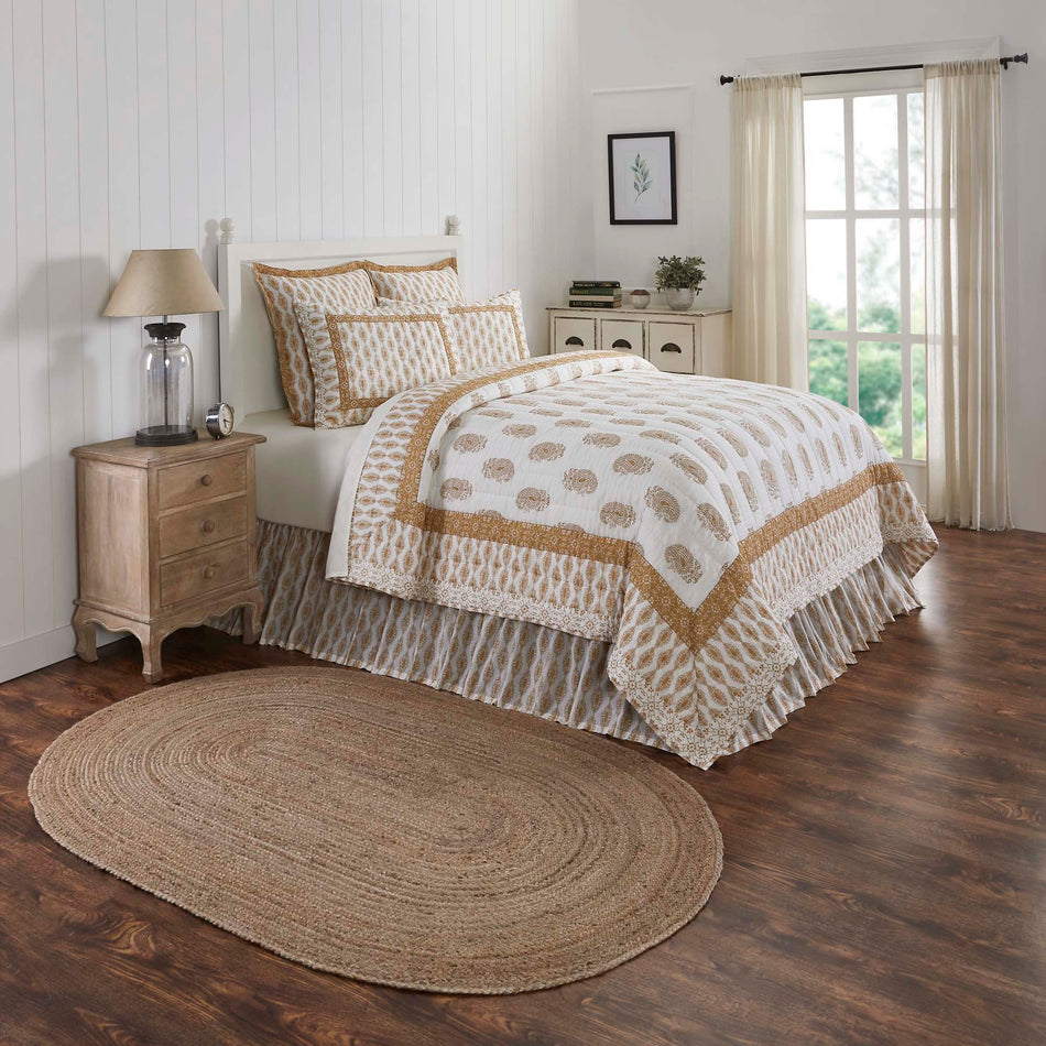 Avani Gold Queen Quilt 90Wx90L