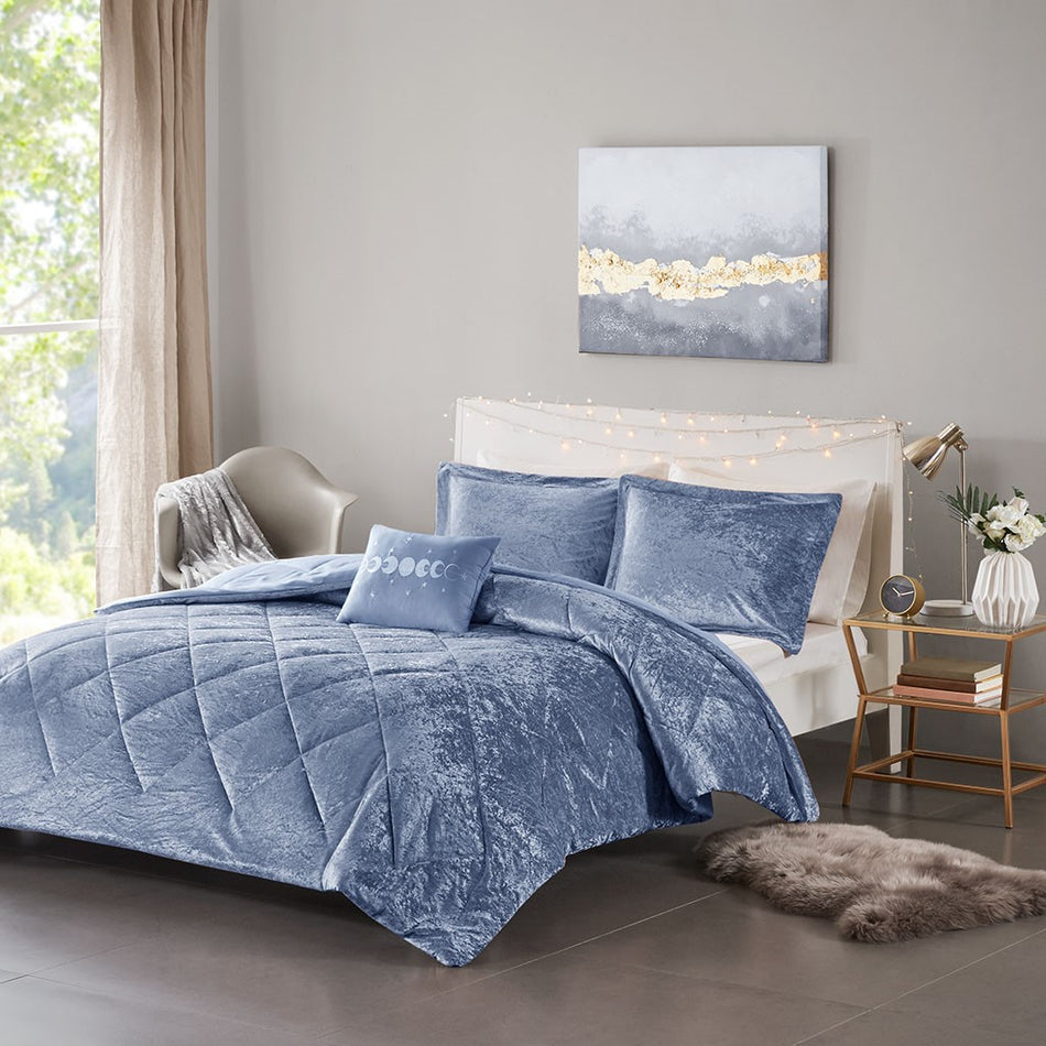 Intelligent Design Felicia Velvet Comforter Set - Blue - Full Size / Queen Size