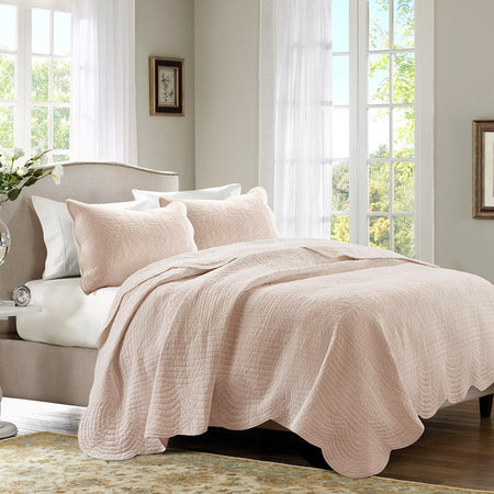 Madison Park Tuscany 3 Piece Reversible Scalloped Edge Quilt Set - Blush - Full Size / Queen Size