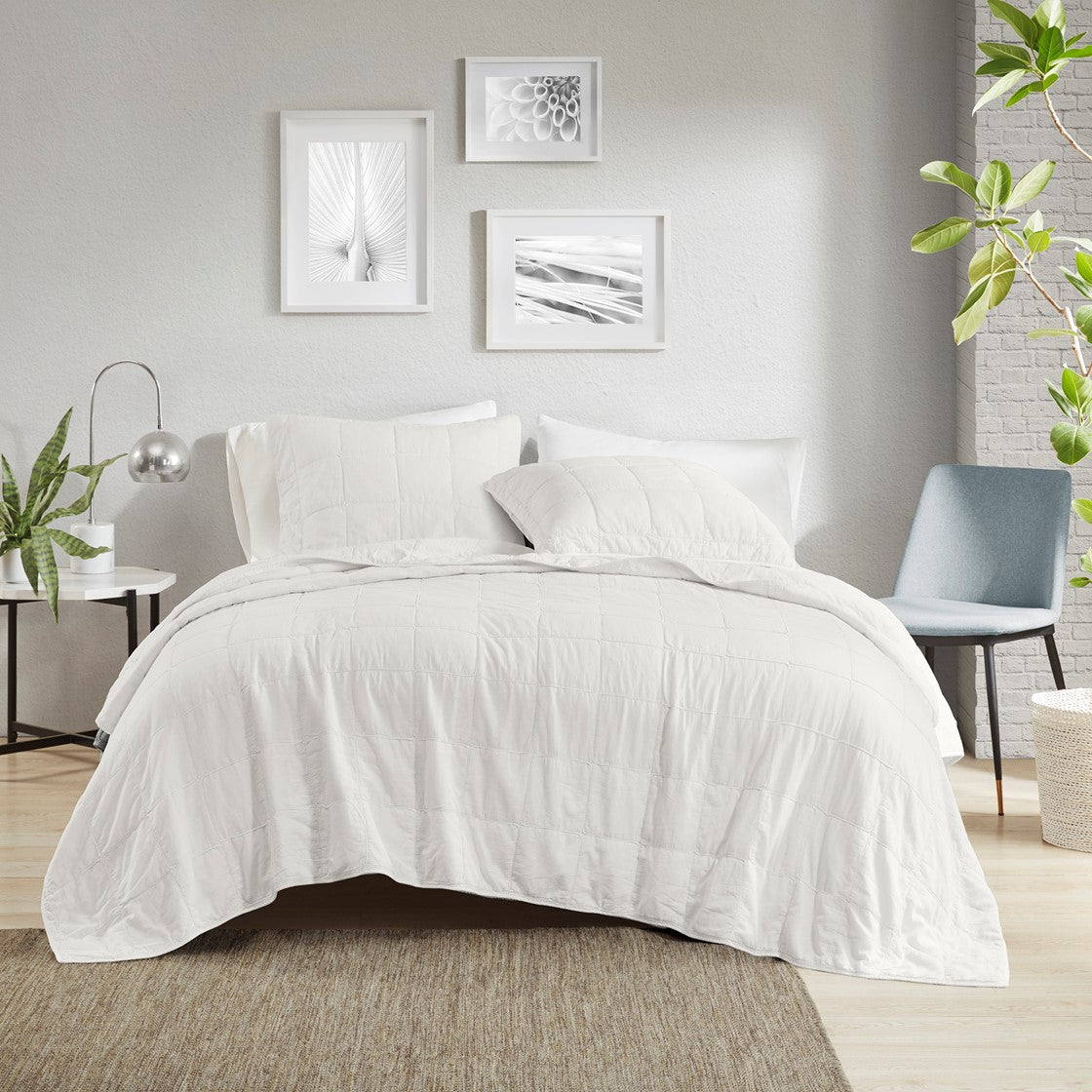 Croscill Casual Gema 3 Piece White Coverlet Set - Soft White  - King Size / Cal King Size Shop Online & Save - expresshomedirectr.com