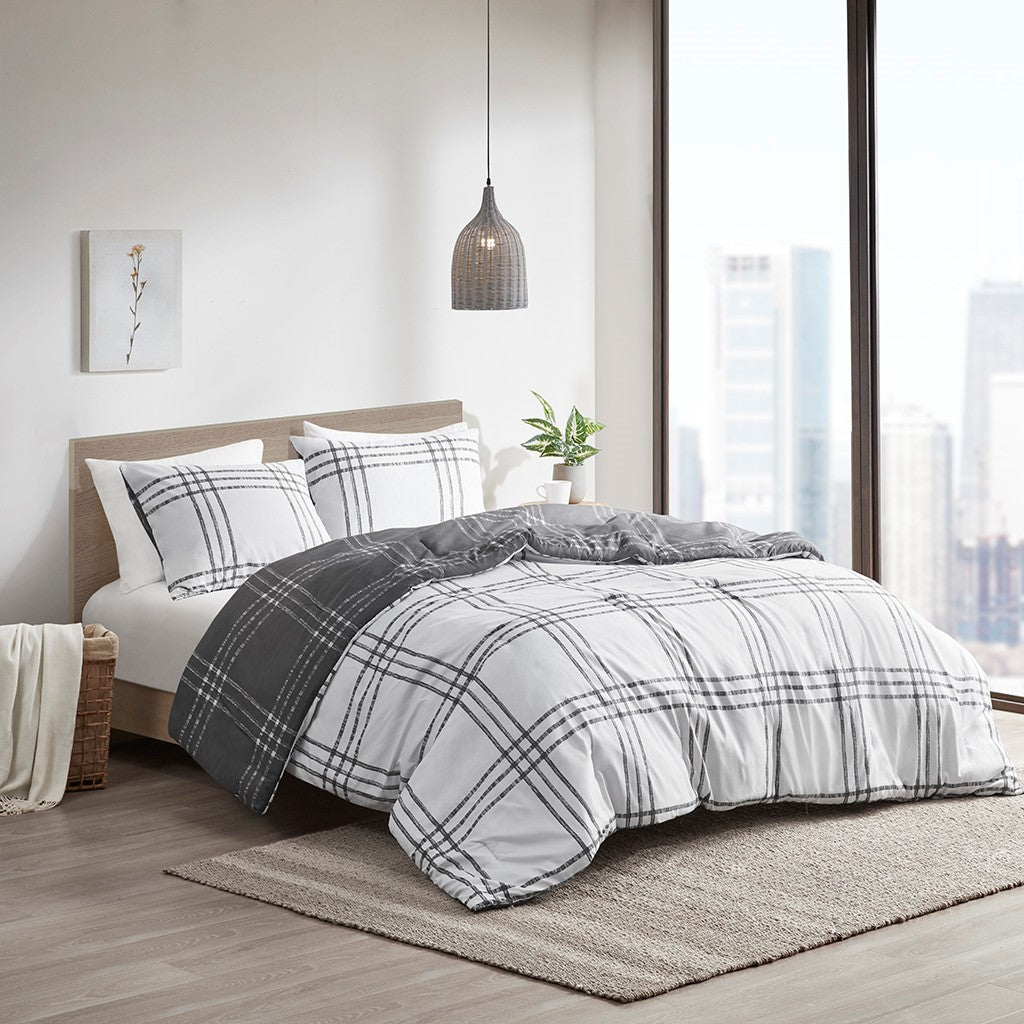 Intelligent Design Pike Plaid Reversible Comforter Set
 - White/Gray - Twin/Twin XL - ID10-2201