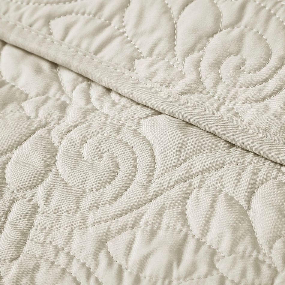 Quebec Oversized Quilted Throw - Ivory - 60x70"