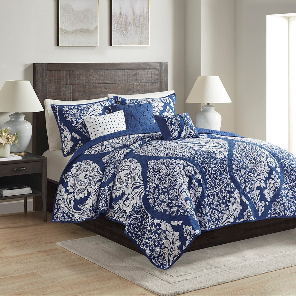 Madison Park Vienna 6 Piece Printed Cotton Quilt Set with Throw Pillows - Indigo - King Size / Cal King Size