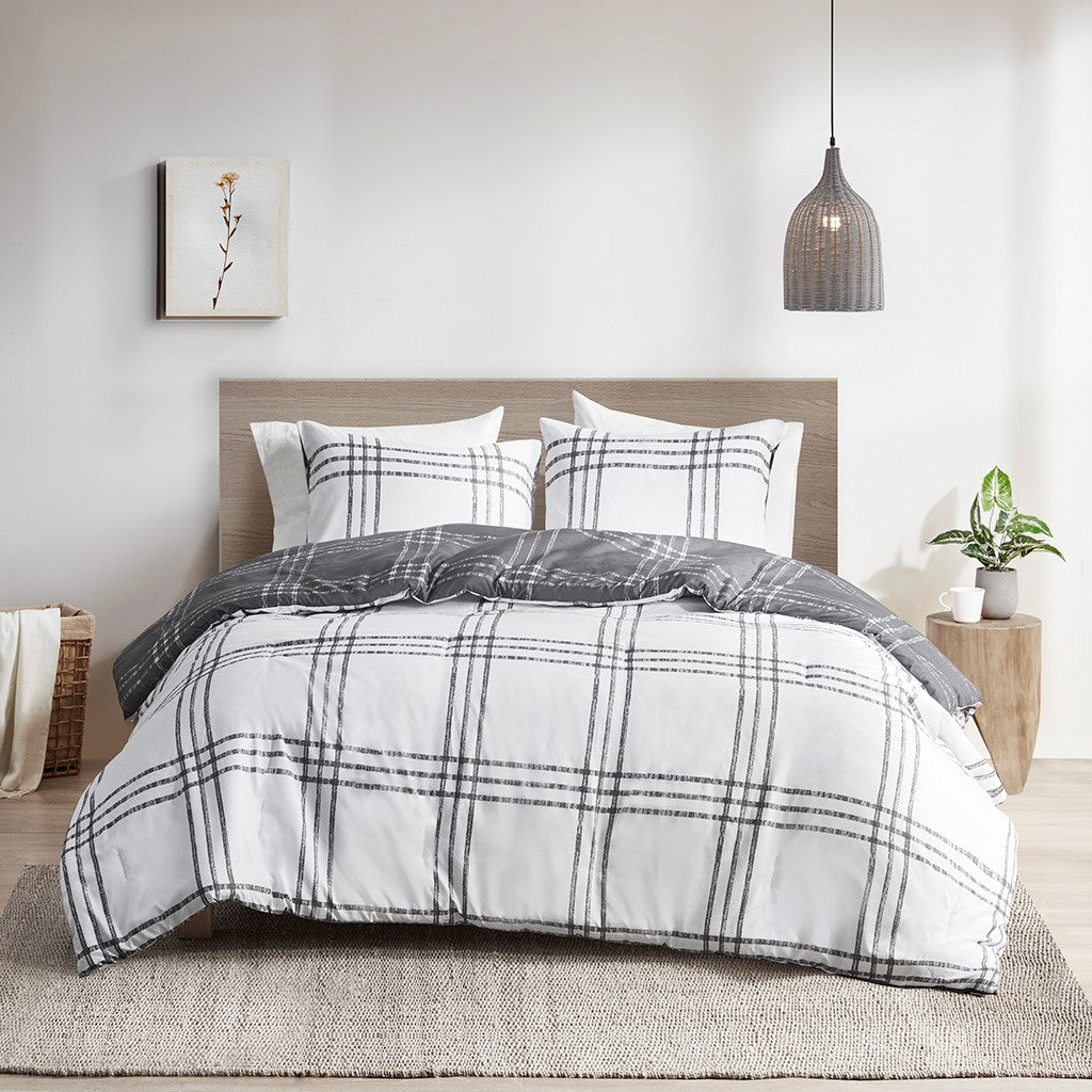 Intelligent Design  Pike Plaid Reversible Comforter Set - White / Gray  - Full Size / Queen Size Shop Online & Save - expresshomedirectr.com