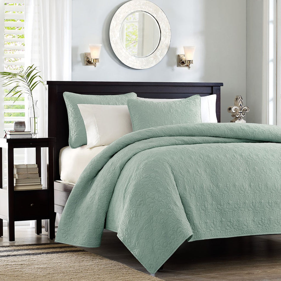 Madison Park Quebec Reversible Quilt Set - Seafoam - Twin Size / Twin XL Size