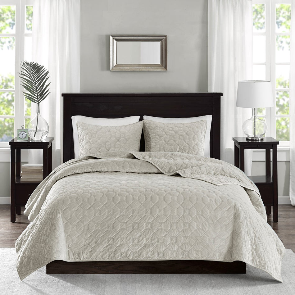 Harper 3 Piece Velvet Quilt Set - Ivory - Full Size / Queen Size