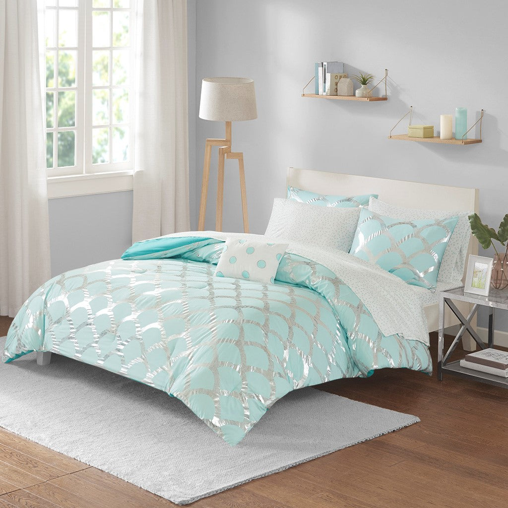 Intelligent Design Lorna Metallic Comforter Set with Bed Sheets - Aqua - Queen Size