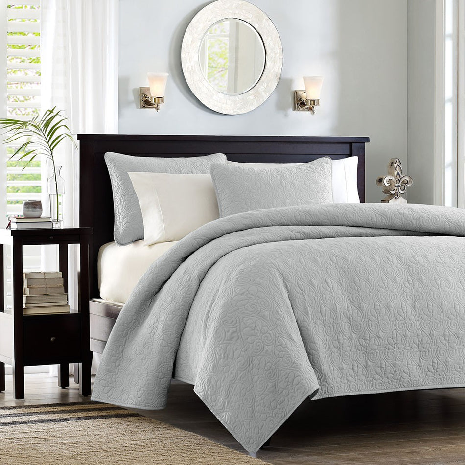 Madison Park Quebec Reversible Quilt Set - Grey - Full Size / Queen Size