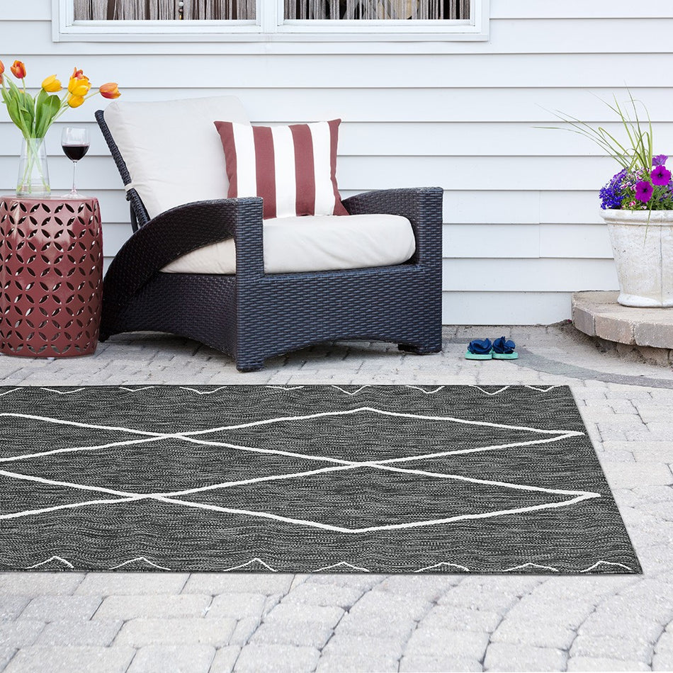 Madison Park Darya Moroccan Indoor/Outdoor Rug - Grey / White - 8x10'