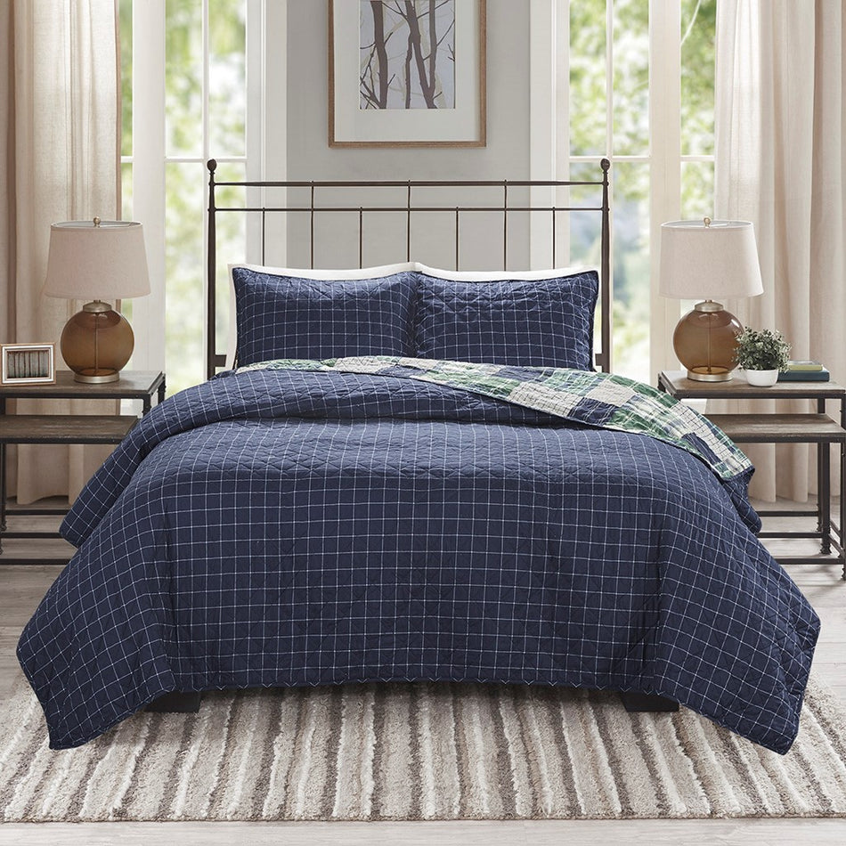 Timber 3 Piece Reversible Printed Quilt Set - Green / Navy - King Size / Cal King Size