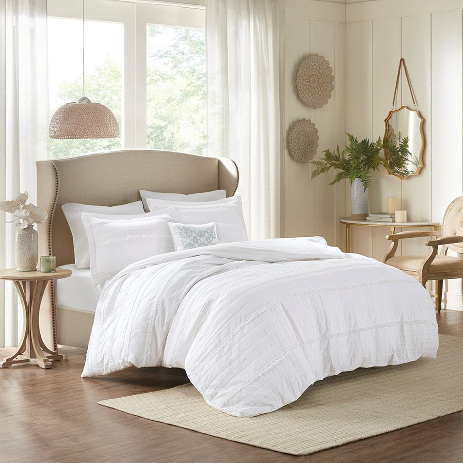 Madison Park Celeste 4 Piece 2-in-1 Duvet Set - White - King Size / Cal King Size